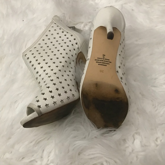 Guess perforated with stars ✨ open toe bootie 6 - Picture 5 of 5